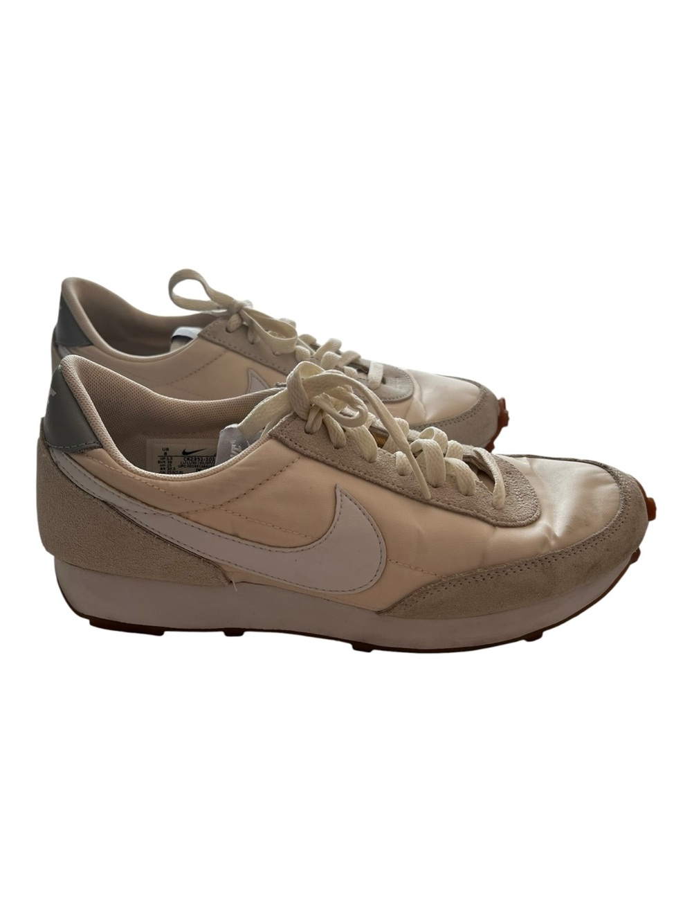 Nike Low-Top Runner Sneakers in Beige and Off-White Women’s Size 8 - Picture 2 of 7